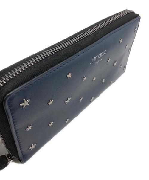JIMMY CHOO（ジミーチュウ）JIMMY CHOO (ジミーチュウ) スタッズラウンドファスナー財布 ブルーの古着・服飾アイテム