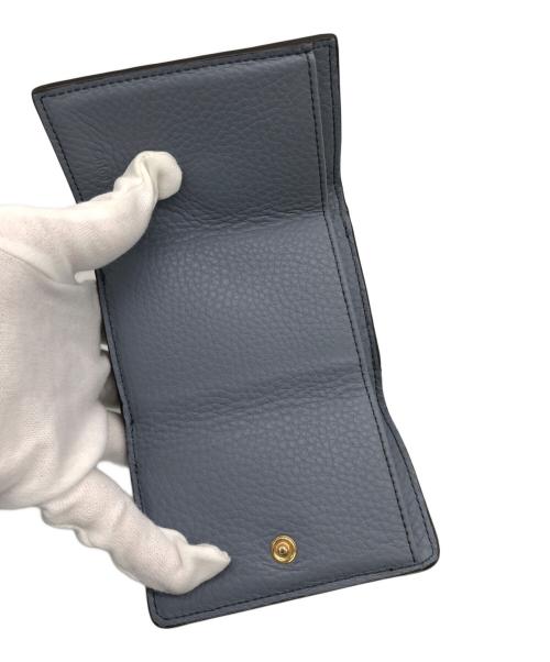 Chloe（クロエ）Chloe (クロエ) Alphabet Mini Tri‑Fold Wallet ブルーの古着・服飾アイテム