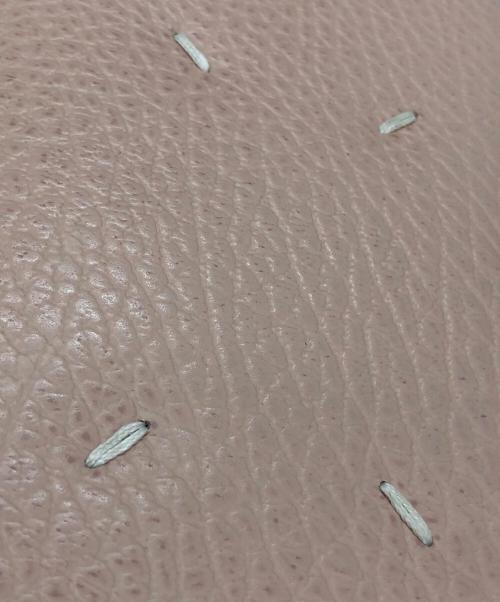 Maison Margiela（メゾンマルジェラ）Maison Margiela (メゾンマルジェラ) ライン11 ラウンドファスナー長財布 ベージュの古着・服飾アイテム