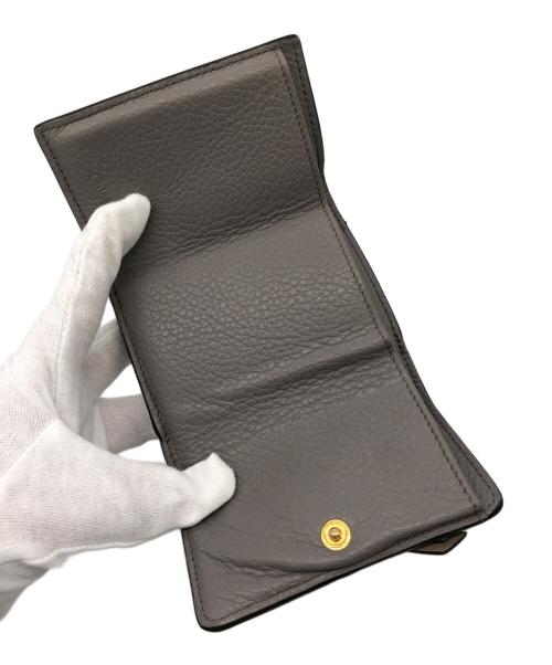 Chloe（クロエ）Chloe (クロエ) Alphabet Mini Trifold Wallet グレーの古着・服飾アイテム