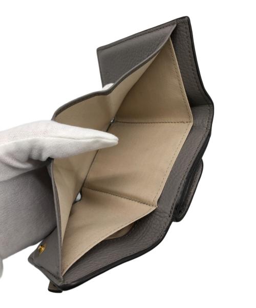 Chloe（クロエ）Chloe (クロエ) Alphabet Mini Trifold Wallet グレーの古着・服飾アイテム