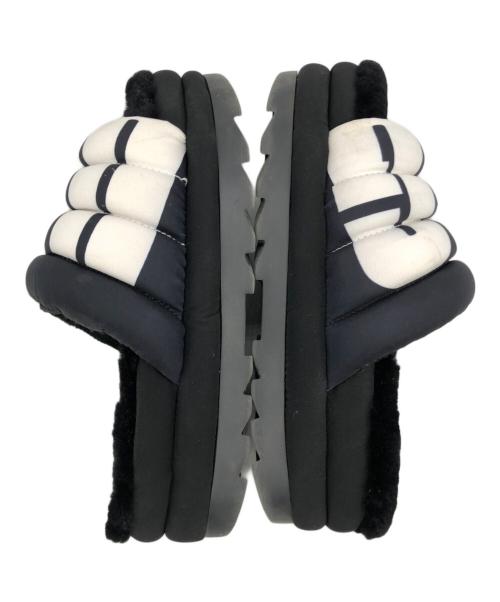 UGG（アグ）UGG (アグ) マキシスライドロゴサンダル ブラック サイズ:25.0の古着・服飾アイテム