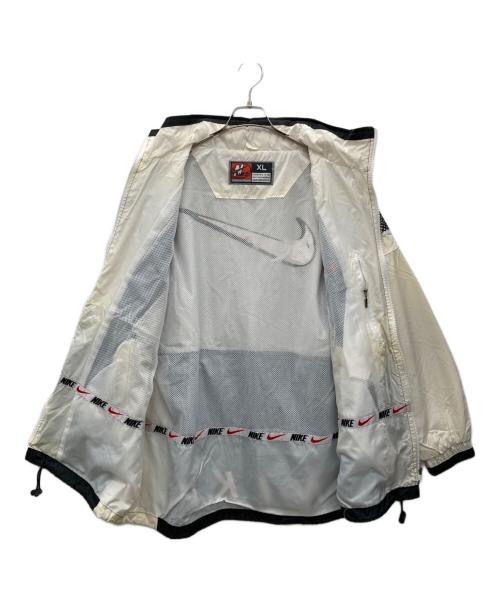 NIKE（ナイキ）NIKE (ナイキ) ジャケット アイボリー×ブラック サイズ:XLの古着・服飾アイテム