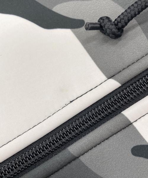 SUPREME（シュプリーム）Supreme (シュプリーム) パーカー グレー×ホワイト サイズ:Mの古着・服飾アイテム