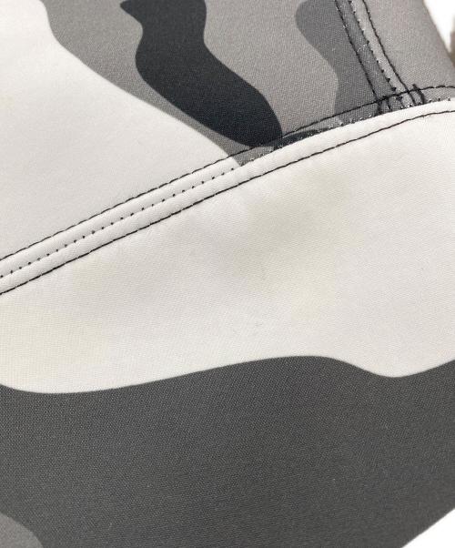 SUPREME（シュプリーム）Supreme (シュプリーム) パーカー グレー×ホワイト サイズ:Mの古着・服飾アイテム