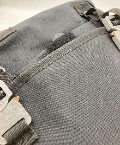 basiack（バジャック）basiack (バジャック) コブラバックルメッセンジャーバッグ ブラックの古着・服飾アイテム