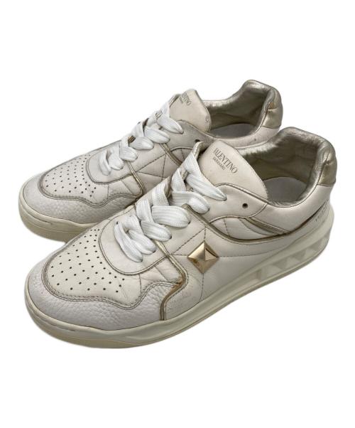 VALENTINO（ヴァレンティノ）VALENTINO (ヴァレンティノ) スニーカー ホワイト×ゴールド サイズ:40の古着・服飾アイテム