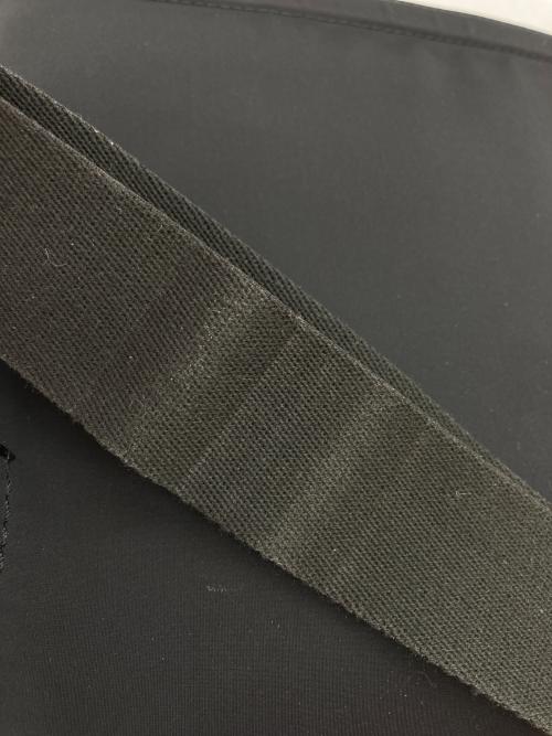 TUMI（トゥミ）TUMI (トゥミ) ショルダーバッグ ブラックの古着・服飾アイテム