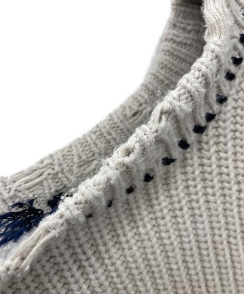 MAISON SPECIAL（メゾンスペシャル）MAISON SPECIAL (メゾンスペシャル) Embroidery Damage Prime-Over Crew Neck Knit Pullover グレーの古着・服飾アイテム