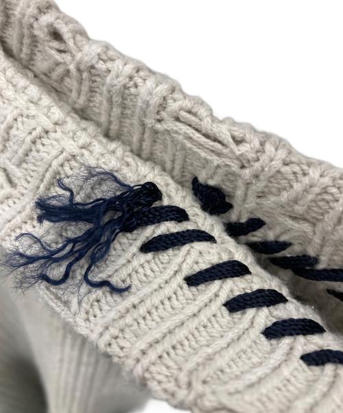 MAISON SPECIAL（メゾンスペシャル）MAISON SPECIAL (メゾンスペシャル) Embroidery Damage Prime-Over Crew Neck Knit Pullover グレーの古着・服飾アイテム