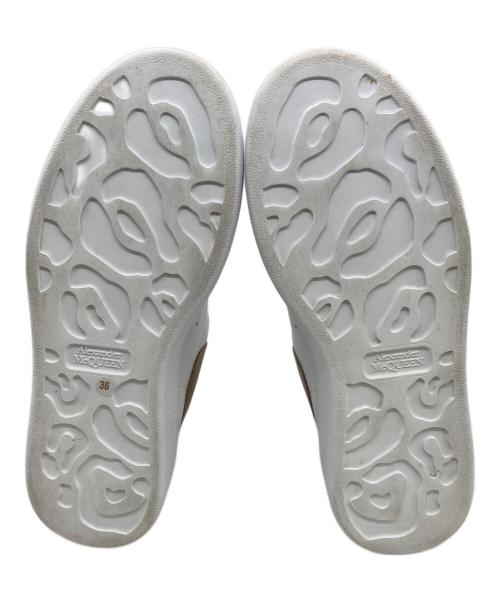 ALEXANDER McQUEEN（アレキサンダーマックイーン）ALEXANDER McQUEEN (アレキサンダーマックイーン) オーバーサイズドスニーカー ホワイト×メタリック サイズ:36の古着・服飾アイテム