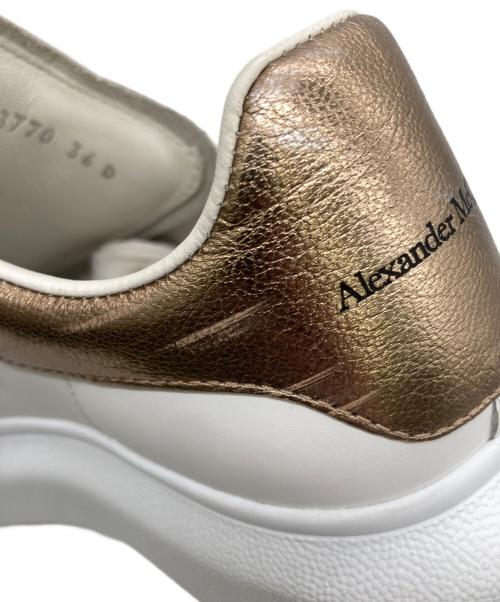 ALEXANDER McQUEEN（アレキサンダーマックイーン）ALEXANDER McQUEEN (アレキサンダーマックイーン) オーバーサイズドスニーカー ホワイト×メタリック サイズ:36の古着・服飾アイテム