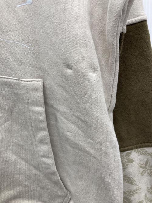 Desigual（デシグアル）Desigual (デシグアル) スウェットシャツ アイボリー×オリーブ サイズ:Sの古着・服飾アイテム