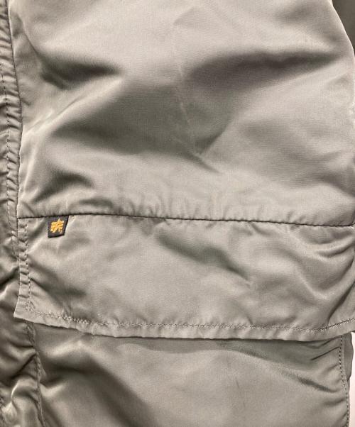 ALPHA INDUSTRIES（アルファインダストリーズ）ALPHA INDUSTRIES (アルファインダストリーズ) フライトジャケット オリーブ サイズ:Sの古着・服飾アイテム