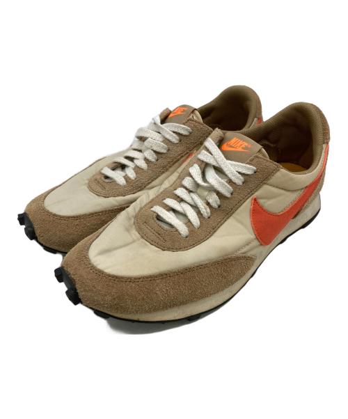 NIKE（ナイキ）NIKE (ナイキ) スニーカー ベージュ×オレンジ サイズ:28.0の古着・服飾アイテム