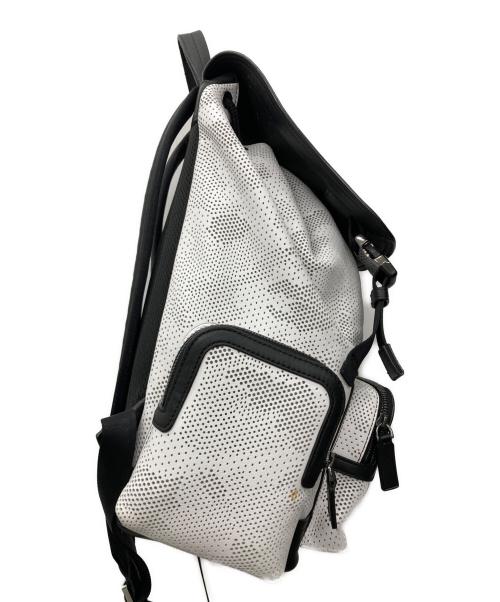 MICHAEL KORS（マイケルコース）MICHAEL KORS (マイケルコース) Henry Camo Perforated Leather Backpack ホワイトの古着・服飾アイテム