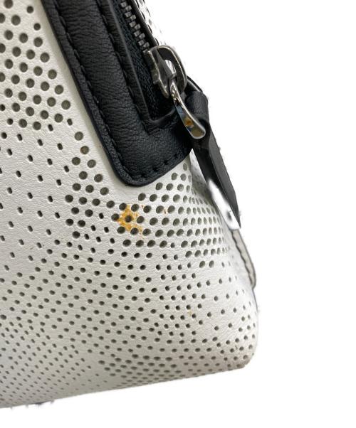 MICHAEL KORS（マイケルコース）MICHAEL KORS (マイケルコース) Henry Camo Perforated Leather Backpack ホワイトの古着・服飾アイテム