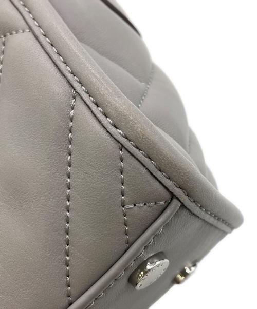 MICHAEL KORS（マイケルコース）MICHAEL KORS (マイケルコース) チェーンハンドバッグ グレーの古着・服飾アイテム