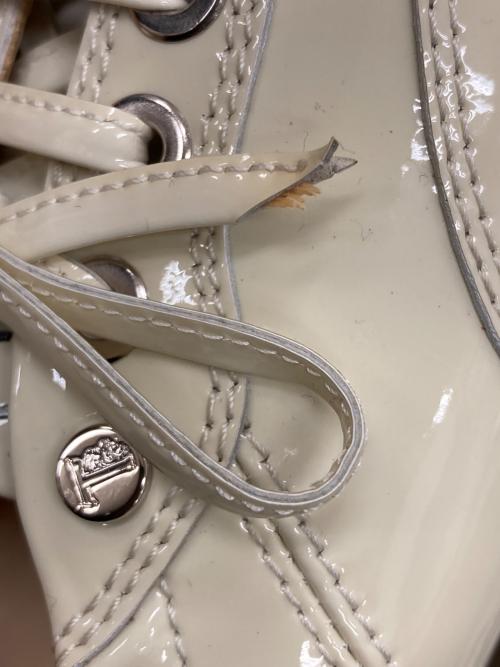TOD'S（トッズ）TOD'S (トッズ) エナメルシューズ クリーム サイズ:35の古着・服飾アイテム