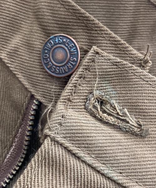 LEVI'S（リーバイス）LEVI'S (リーバイス) チノパン カーキ サイズ:不明の古着・服飾アイテム