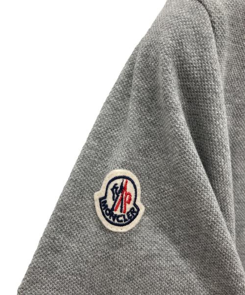 MONCLER（モンクレール）MONCLER (モンクレール) ポロシャツ グレー サイズ:Ｍの古着・服飾アイテム
