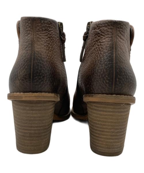 CLARKS plus（クラークス プラス）CLARKS plus (クラークス プラス) ショートブーツ ブラウン サイズ:23.5の古着・服飾アイテム