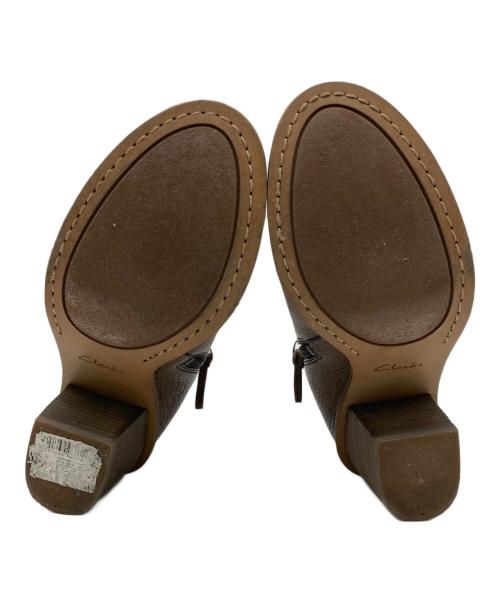 CLARKS plus（クラークス プラス）CLARKS plus (クラークス プラス) ショートブーツ ブラウン サイズ:23.5の古着・服飾アイテム