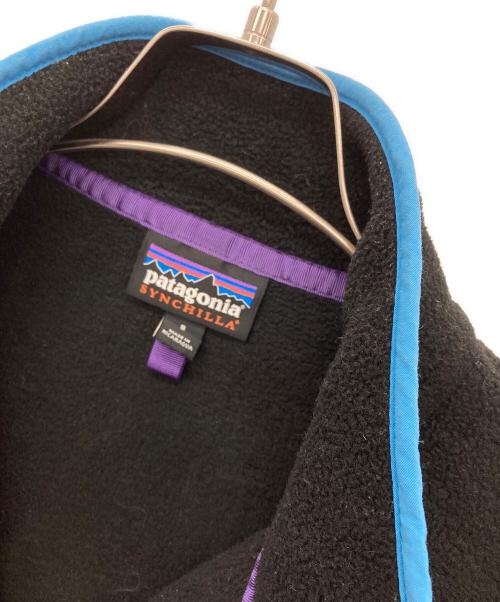 Patagonia（パタゴニア）Patagonia (パタゴニア) Lightweight Synchilla Snap-T Pullover ブラック×ブルー サイズ:Sの古着・服飾アイテム