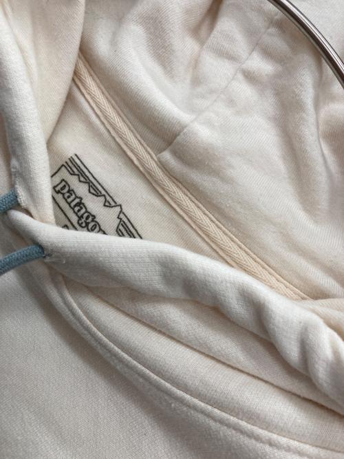 Patagonia（パタゴニア）Patagonia (パタゴニア) ライトウェイト・ウォーター・ピープル・ワイルドライズ・フーディ アイボリー サイズ:Ｍの古着・服飾アイテム