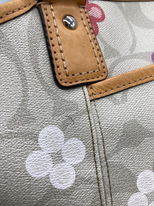 COACH（コーチ）COACH (コーチ) ペイトン シグネチャー ライトカーキ マルチカラーの古着・服飾アイテム