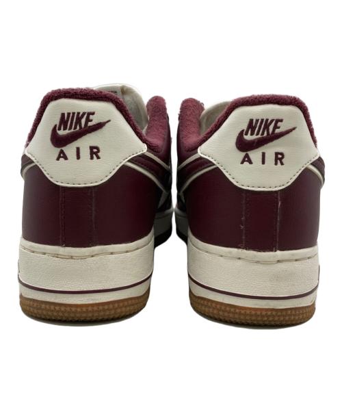 NIKE（ナイキ）NIKE (ナイキ) AIR FORCE 1 '07 LOW ホワイト×ボルドー サイズ:25.0の古着・服飾アイテム