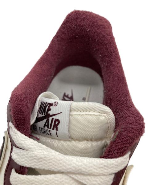 NIKE（ナイキ）NIKE (ナイキ) AIR FORCE 1 '07 LOW ホワイト×ボルドー サイズ:25.0の古着・服飾アイテム