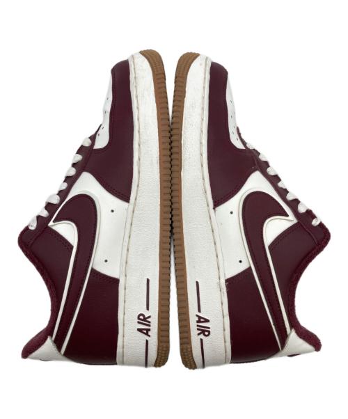NIKE（ナイキ）NIKE (ナイキ) AIR FORCE 1 '07 LOW ホワイト×ボルドー サイズ:25.0の古着・服飾アイテム