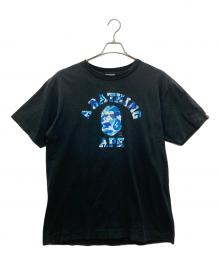 A BATHING APE（アベイシングエイプ）の古着「ABC CAMO COLLEGE Tシャツ」｜ブラック