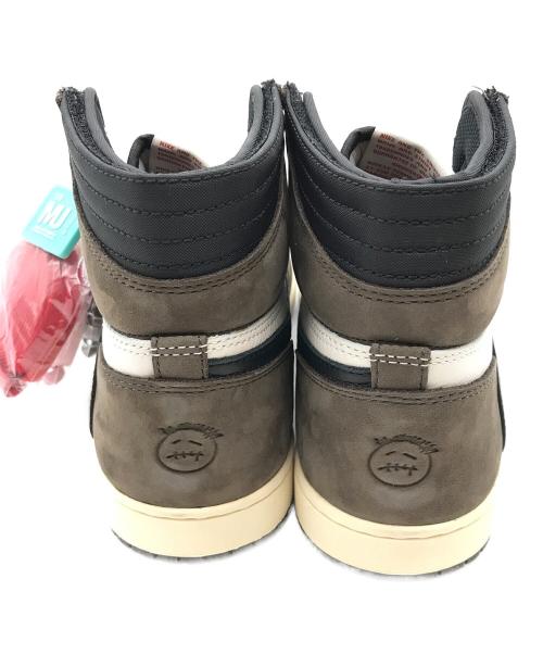 Travis Scott（トラヴィススコット）Travis Scott (トラヴィススコット) NIKE (ナイキ) ハイカットスニーカー AIR JORDAN 1 RETRO HIGH OG（エアジョーダン1レトロハイ） ホワイト×ブラウン サイズ:US9.5 未使用品の古着・服飾アイテム