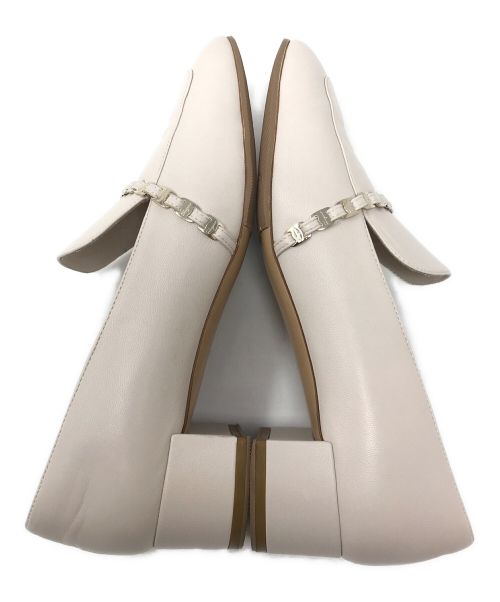 Salvatore Ferragamo（サルヴァトーレ フェラガモ）Salvatore Ferragamo (サルヴァトーレ フェラガモ) パンプス アイボリー サイズ:6 1/2の古着・服飾アイテム