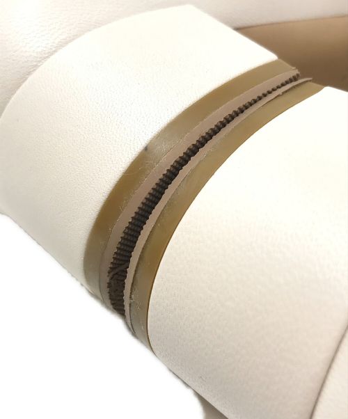 Salvatore Ferragamo（サルヴァトーレ フェラガモ）Salvatore Ferragamo (サルヴァトーレ フェラガモ) パンプス アイボリー サイズ:6 1/2の古着・服飾アイテム