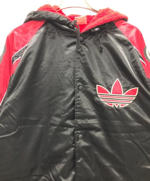 adidas（アディダス）adidas (アディダス) ベンチコート ブラック×レッド サイズ:不明の古着・服飾アイテム