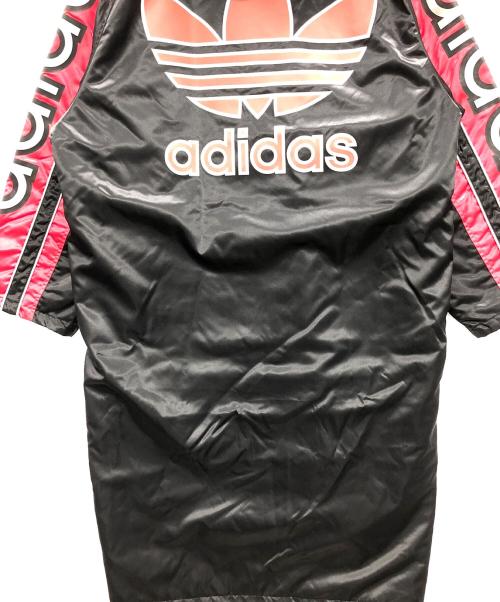 adidas（アディダス）adidas (アディダス) ベンチコート ブラック×レッド サイズ:不明の古着・服飾アイテム