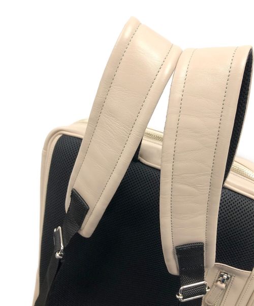 BUISINESS LEATHER FACTORY（ビジネスレザーファクトリー）BUISINESS LEATHER FACTORY (ビジネスレザーファクトリー) リュック ベージュ サイズ:実寸サイズにてご確認ください。の古着・服飾アイテム