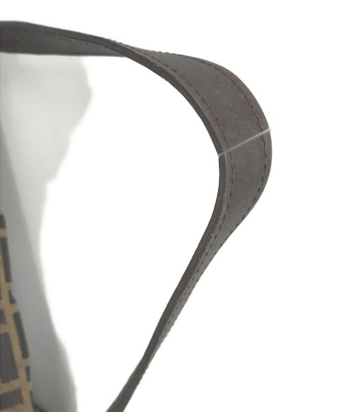 FENDI（フェンディ）FENDI (フェンディ) ショルダーバッグ　マンマバケット ブラウン サイズ:実寸サイズにてご確認ください。の古着・服飾アイテム