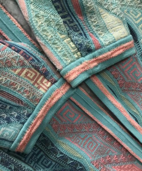 Coogi（クージー）Coogi (クージー) 3Dニットコート ブルー×ピンク サイズ:Sの古着・服飾アイテム