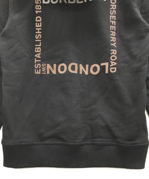 BURBERRY（バーバリー）BURBERRY (バーバリー) プルオーバーパーカー HOSPERY SQUARE PRINT COTTON HOODIE（ホースフェリースクエアプリントコットンフーディー） ブラック サイズ:Mの古着・服飾アイテム