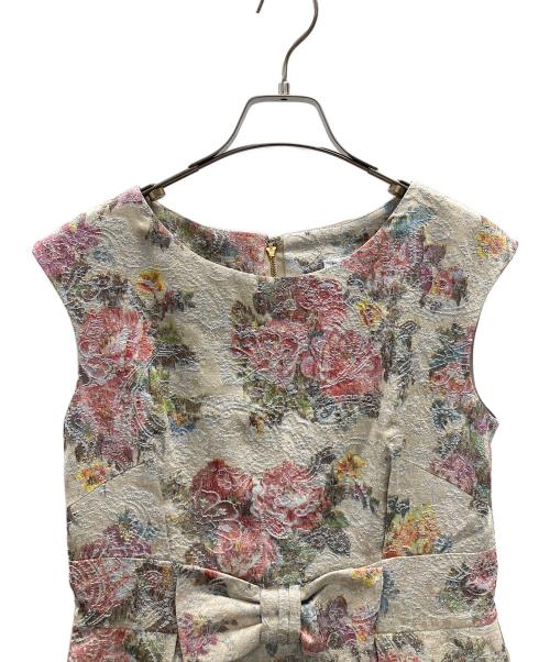 Jane Marple Dans Le Salon（ジェーンマープルネザーランドル サロン）Jane Marple Dans Le Salon (ジェーンマープルネザーランドル サロン) ノースリーブワンピース 花柄 ベージュ系 サイズ:Mの古着・服飾アイテム