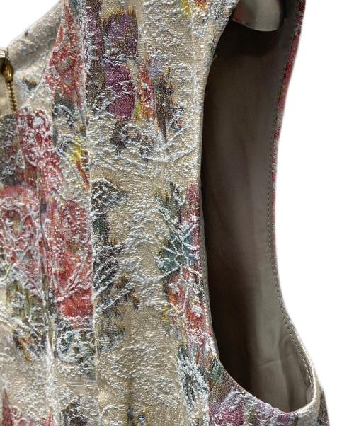 Jane Marple Dans Le Salon（ジェーンマープルネザーランドル サロン）Jane Marple Dans Le Salon (ジェーンマープルネザーランドル サロン) ノースリーブワンピース 花柄 ベージュ系 サイズ:Mの古着・服飾アイテム