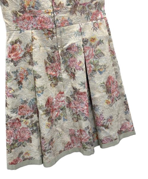 Jane Marple Dans Le Salon（ジェーンマープルネザーランドル サロン）Jane Marple Dans Le Salon (ジェーンマープルネザーランドル サロン) ノースリーブワンピース 花柄 ベージュ系 サイズ:Mの古着・服飾アイテム