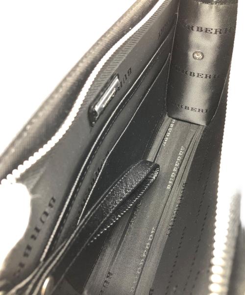 BURBERRY（バーバリー）BURBERRY (バーバリー) クラッチバッグ ブラック サイズ:実寸サイズにてご確認ください。の古着・服飾アイテム