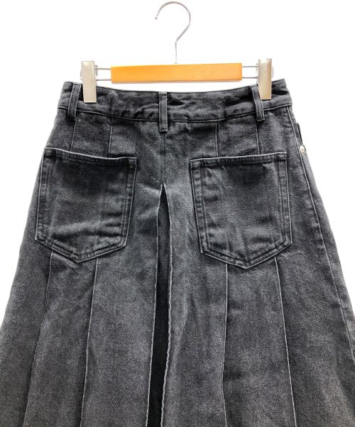 MAISON SPECIAL（メゾンスペシャル）MAISON SPECIAL (メゾンスペシャル) スカート Pleated Denim Skirt(プリーツデニムスカート) ブラック サイズ:38 未使用品の古着・服飾アイテム