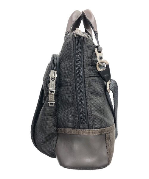 TUMI（トゥミ）TUMI (トゥミ) ビジネスバッグ ブラック サイズ:実寸サイズにてご確認ください。の古着・服飾アイテム