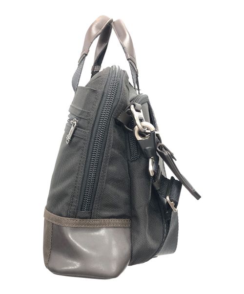 TUMI（トゥミ）TUMI (トゥミ) ビジネスバッグ ブラック サイズ:実寸サイズにてご確認ください。の古着・服飾アイテム